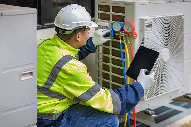 Professional Hvac technician working in Burton, WA